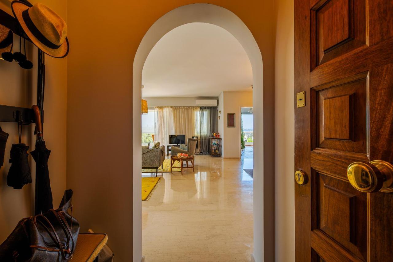 Spacious Apartment In Kavouri Athen Eksteriør billede
