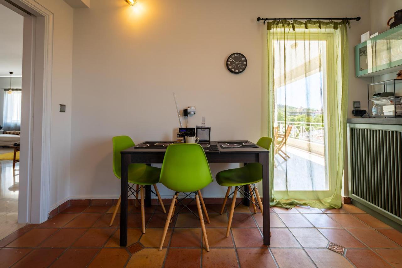 Spacious Apartment In Kavouri Athen Eksteriør billede