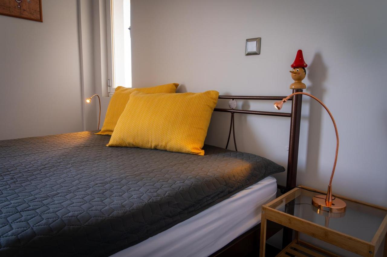 Spacious Apartment In Kavouri Athen Eksteriør billede