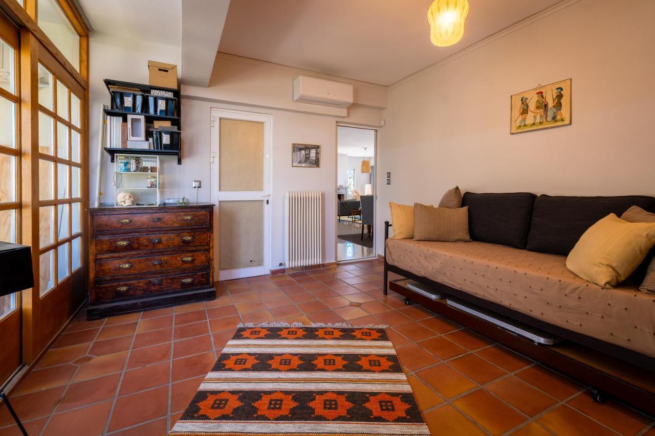 Spacious Apartment In Kavouri Athen Eksteriør billede